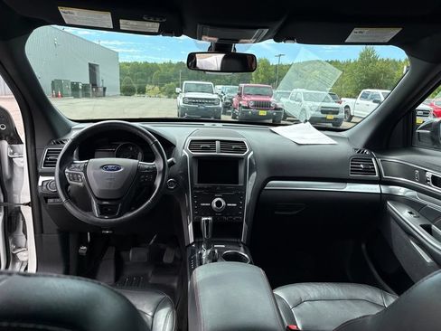 Used 2018 Ford Explorer Sport AWD/4WD image 18