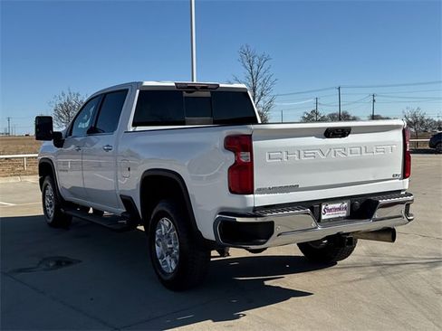 Used 2021 Chevrolet Silverado 2500 LTZ w/ LTZ Convenience Package image 7
