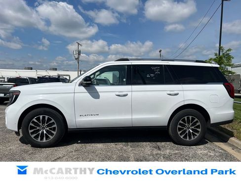 Used 2025 Ford Expedition Platinum AWD/4WD image 6