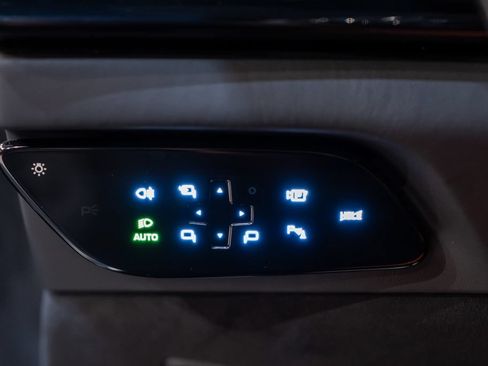 Certified 2025 Ferrari Purosangue AWD/4WD image 29