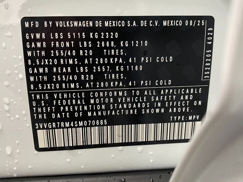 New 2025 Volkswagen Tiguan SE R-Line image 31