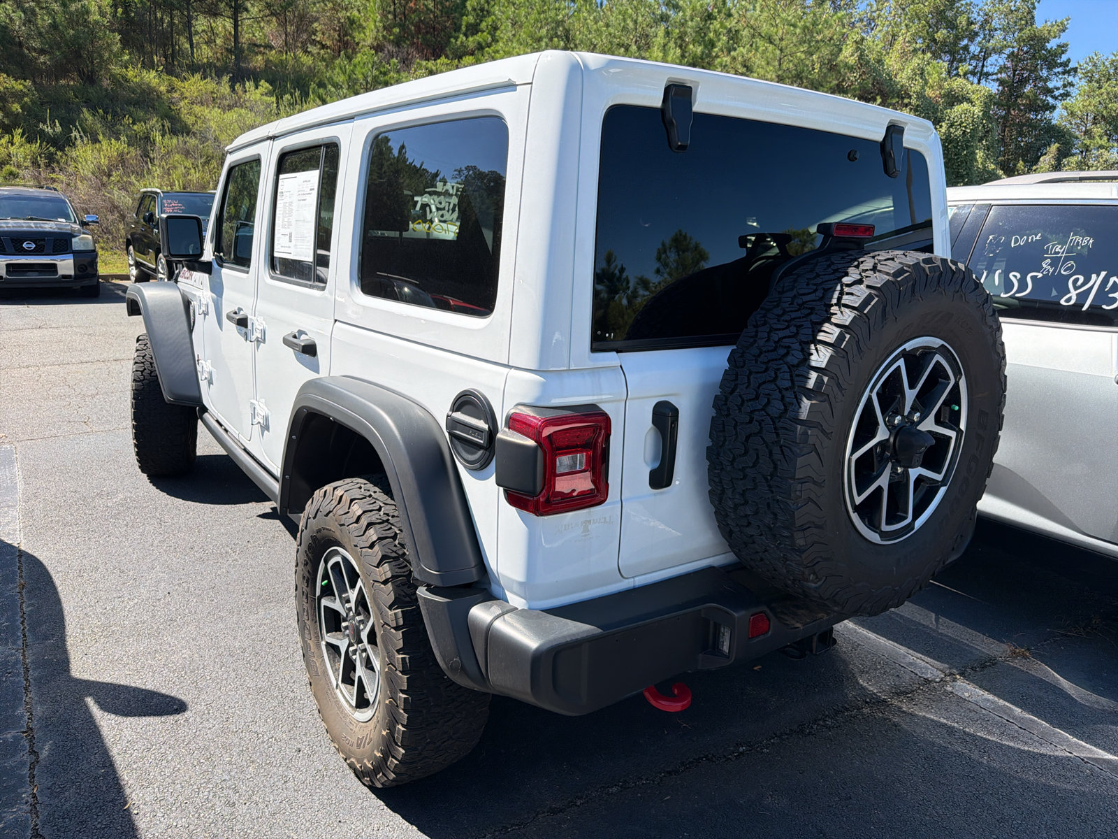 Used 2025 Jeep Wrangler Unlimited Rubicon w/ Convenience Group AWD/4WD image 2