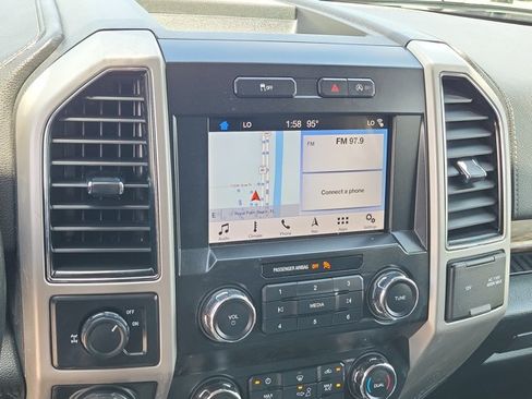 Used 2019 Ford F150 Lariat RWD image 30