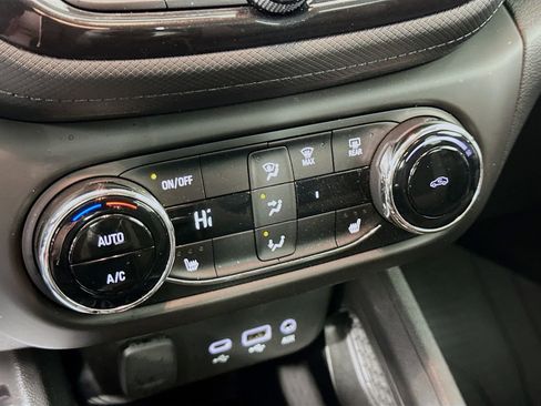 Used 2023 Chevrolet TrailBlazer LT w/ Convenience Package image 17