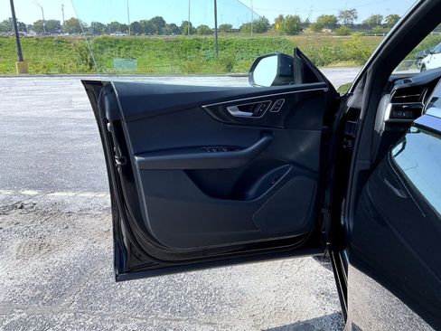 Used 2019 Audi Q8 Premium image 9