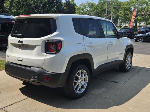 Used 2023 Jeep Renegade Latitude AWD/4WD image 7