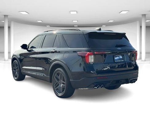 Used 2025 Ford Explorer ST w/ Sun And Sound Package AWD/4WD image 2
