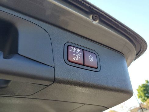 Used 2018 Mercedes-Benz GLC 300 image 8