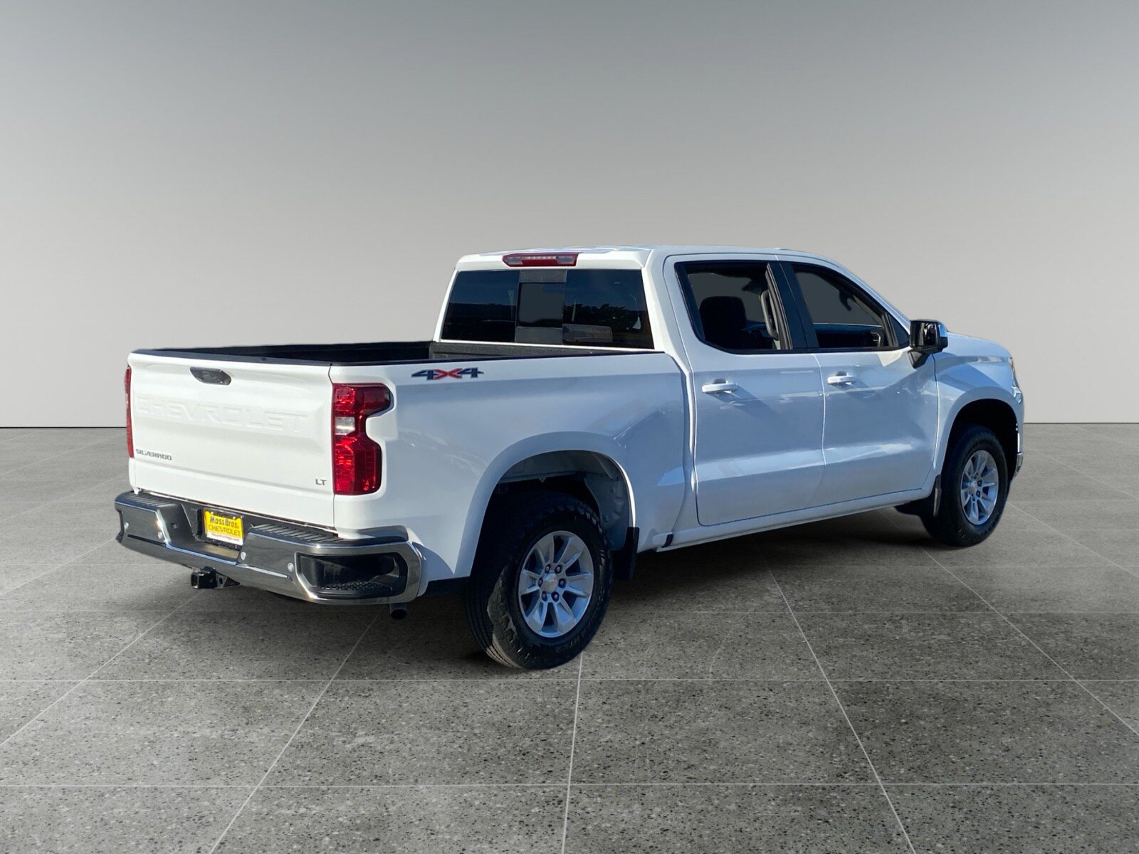 Used 2025 Chevrolet Silverado 1500 LT w/ Safety Package AWD/4WD image 5