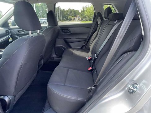 Used 2025 Nissan Rogue S image 8