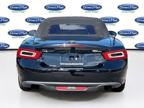 Used 2017 FIAT 124 Spider Classica RWD image 6