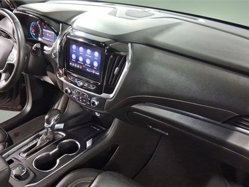Used 2023 Chevrolet Traverse LT image 19