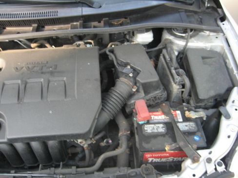 Used 2012 Toyota Corolla LE image 27