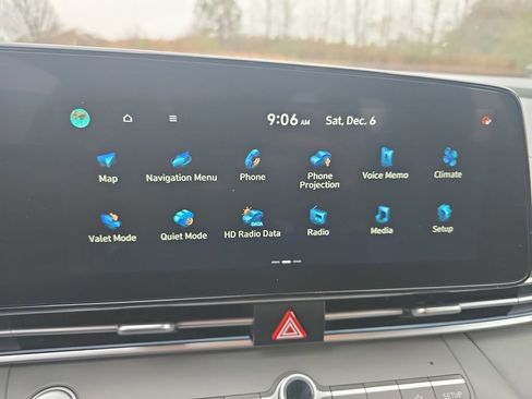 Used 2024 Hyundai Elantra SEL image 23