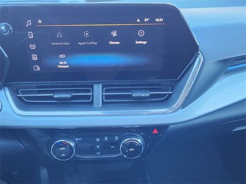 New 2025 Chevrolet Trax LT image 30