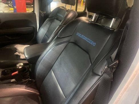 Used 2021 Jeep Wrangler Unlimited Rubicon 4xe AWD/4WD image 9