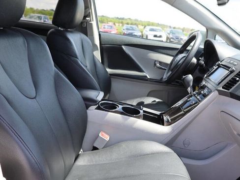 Used 2013 Toyota Venza LE AWD/4WD image 14