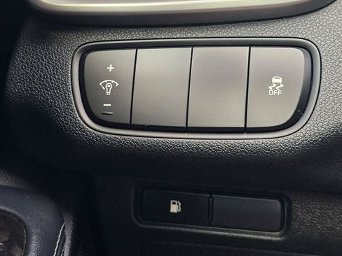 Used 2017 Kia Sorento FWD image 21