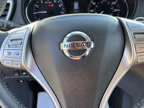 Used 2016 Nissan Rogue SL AWD/4WD image 17