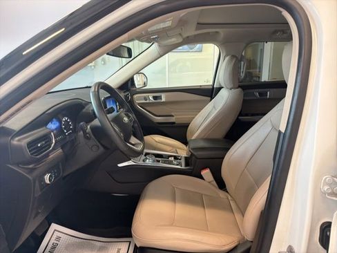 Used 2022 Ford Explorer Limited w/ Class IV Trailer Tow Package AWD/4WD image 13