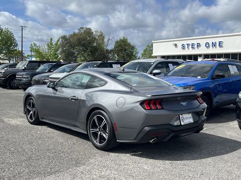 Used 2025 Ford Mustang Premium RWD image 7