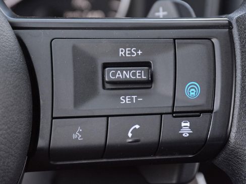 Used 2024 Nissan Rogue SV AWD/4WD image 30