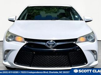 Used 2015 Toyota Camry SE FWD video 2