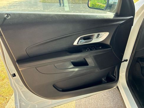 Used 2017 Chevrolet Equinox Premier w/ Enhanced Convenience Package FWD image 27