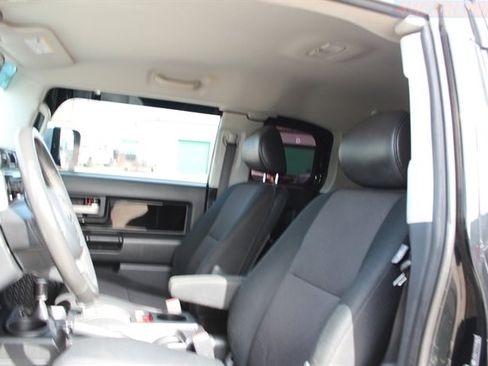 Used 2007 Toyota FJ Cruiser 4WD image 10