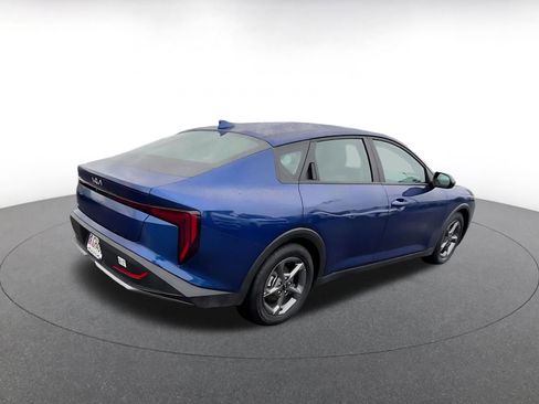 Used 2025 Kia K4 LXS image 15