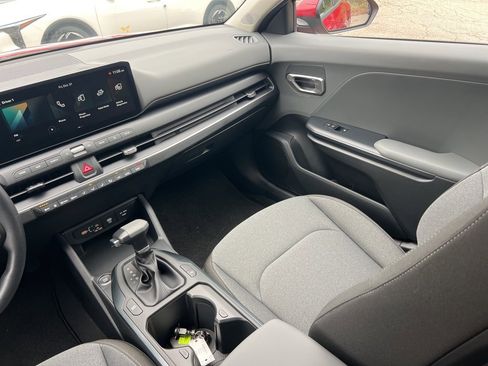 New 2025 Kia K4 LXS image 11