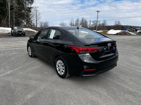 Used 2019 Hyundai Accent SE image 3