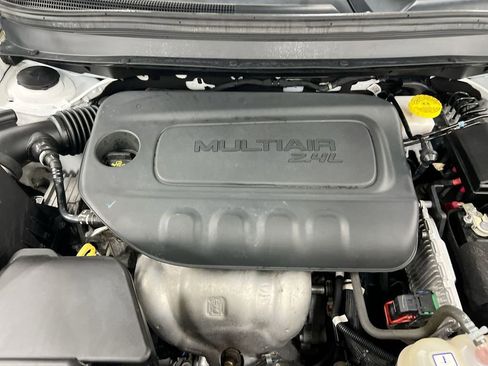 Used 2020 Jeep Cherokee Latitude Plus w/ Cold Weather Group AWD/4WD image 24