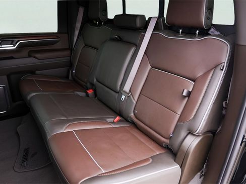 Used 2024 GMC Sierra 2500 Denali w/ Denali Reserve Package image 27