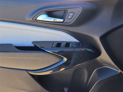 Certified 2024 Chevrolet Trax LT w/ Sunroof Package image 23