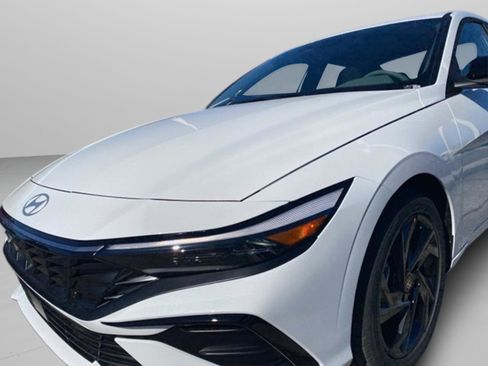 New 2026 Hyundai Elantra SEL Sport FWD image 32