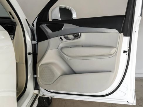 Used 2017 Volvo XC90 T6 Momentum w/ Vision Package image 48