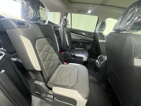 New 2026 Volkswagen Atlas Peak Edition image 24