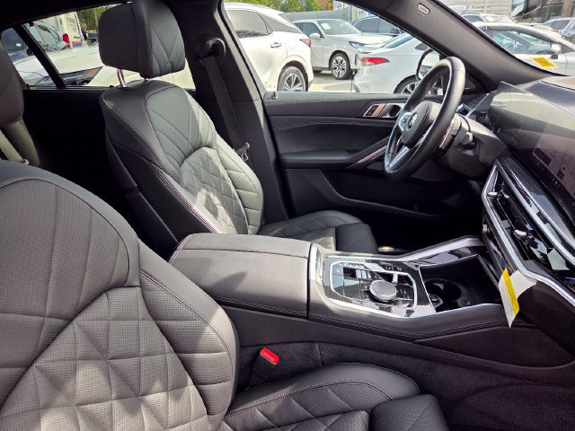 Used 2024 BMW X6 M60i AWD/4WD image 28