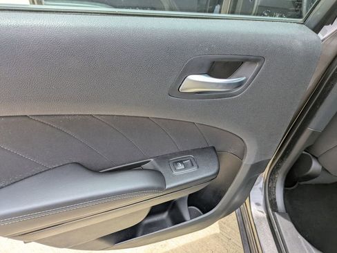 Used 2023 Dodge Charger SXT w/ Blacktop Package image 11