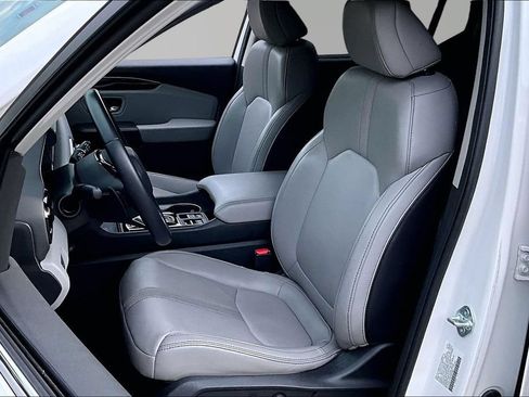 Used 2025 Honda Pilot EX-L image 17