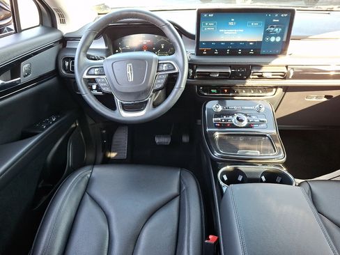 Certified 2022 Lincoln Nautilus AWD image 12