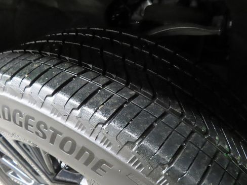 Used 2025 GMC Yukon Denali image 7