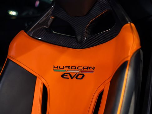 Used 2020 Lamborghini Huracan EVO RWD image 10