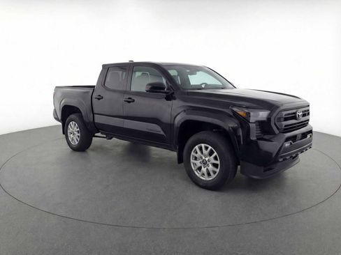 Certified 2025 Toyota Tacoma SR5 image 3