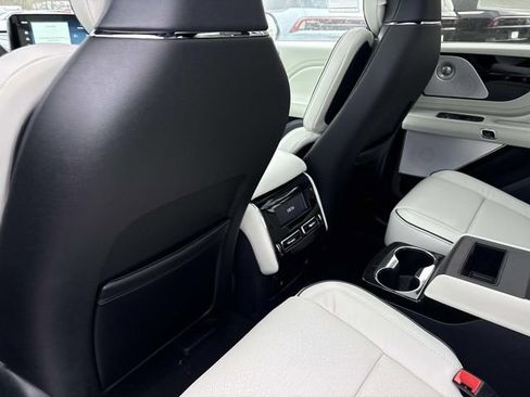 New 2026 Lincoln Aviator Black Label w/ Black Label Special Edition AWD/4WD image 17
