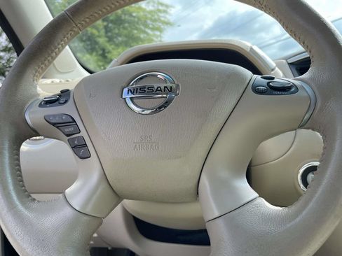 Used 2015 Nissan Pathfinder Platinum FWD image 30