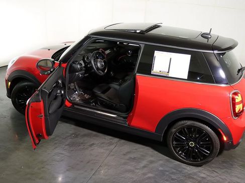 Used 2023 MINI Cooper SE image 5