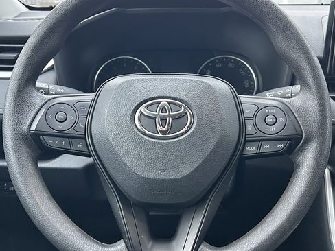 Certified 2022 Toyota RAV4 LE image 19