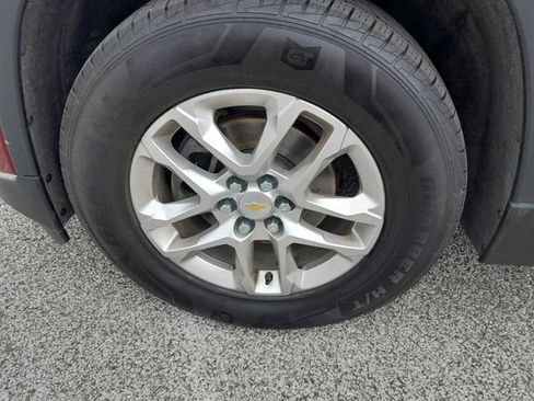 Used 2020 Chevrolet Traverse LT w/ LPO, Floor Liner Package AWD/4WD image 9